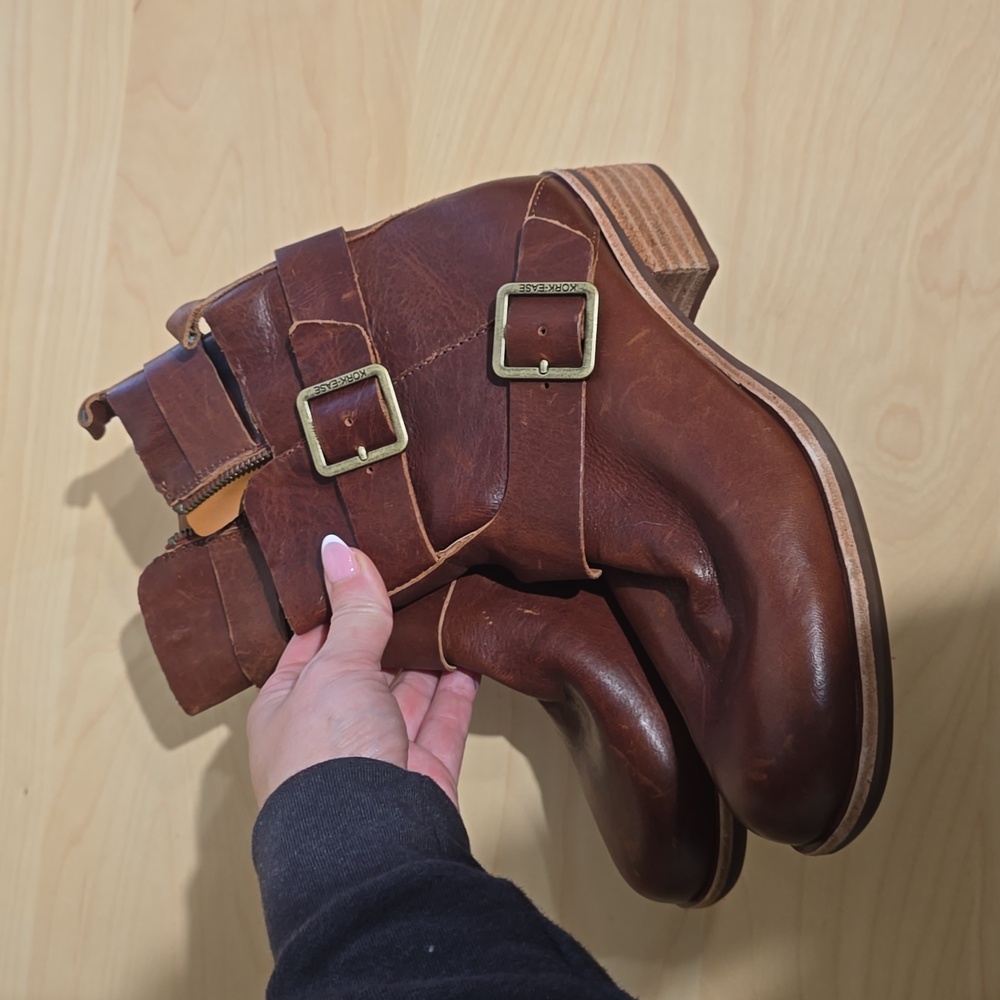 Kork-Ease Ankle Boot Leather New Distressed with Buckles and Zip
